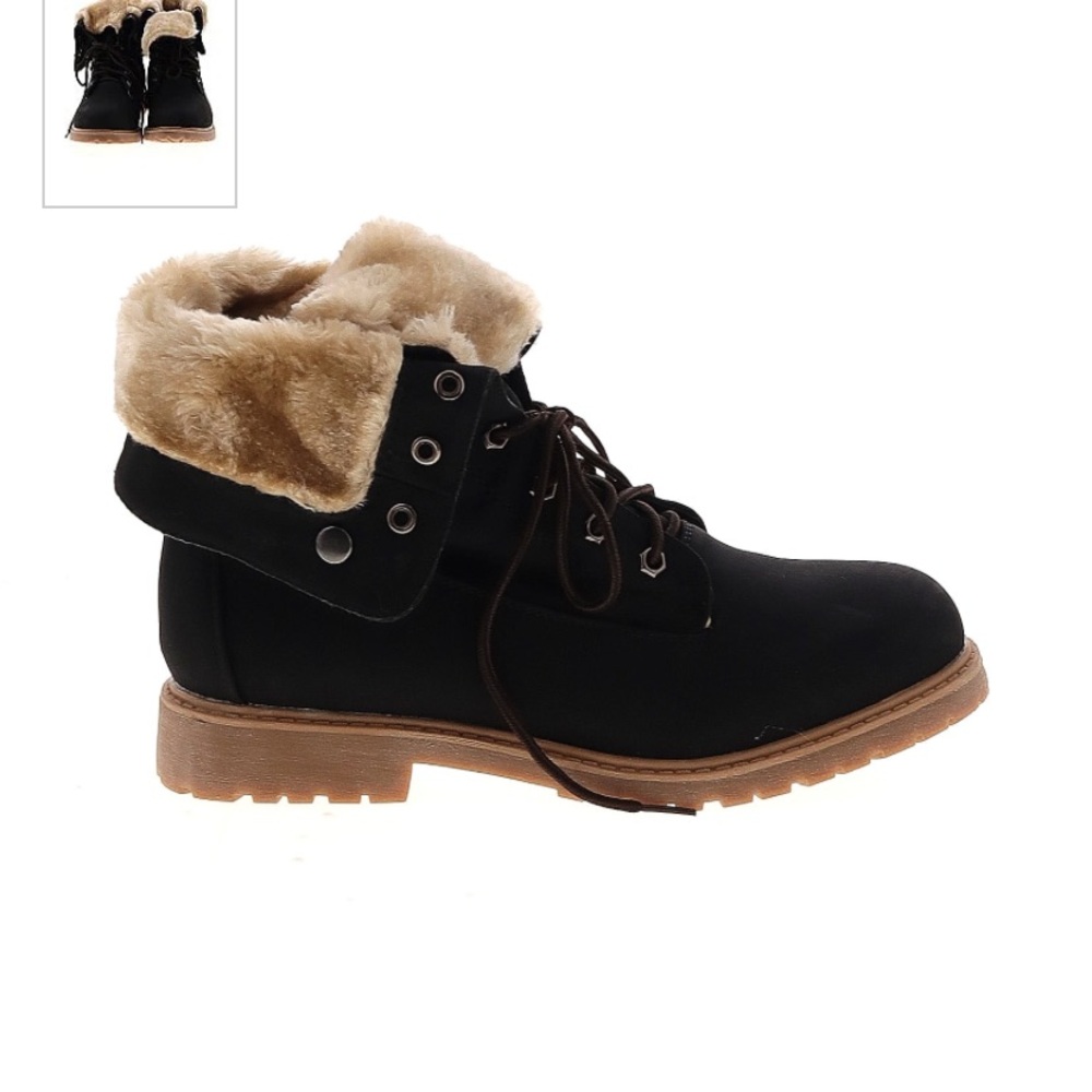 Black winter boots